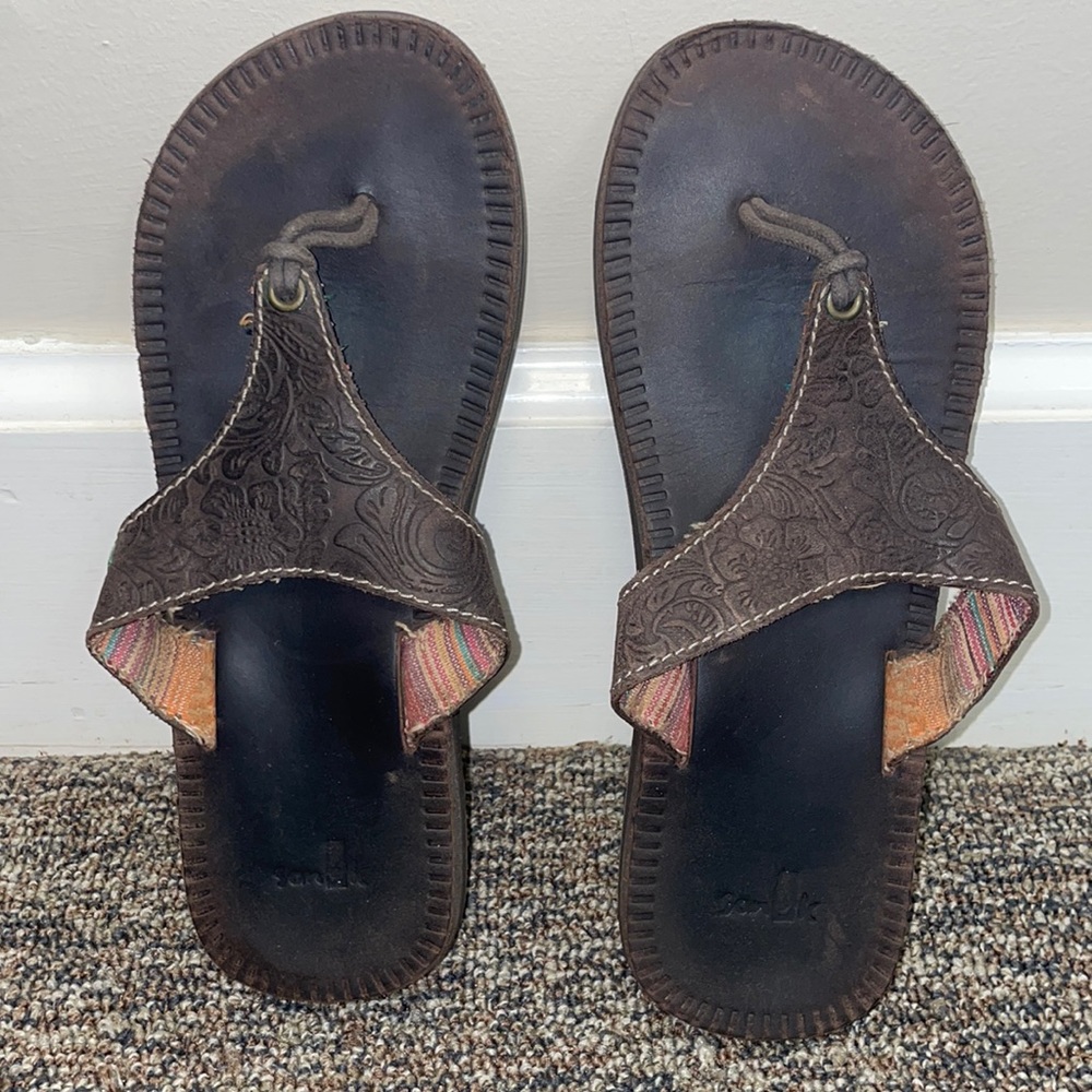 Brown Sanuk flip flops- Size 6.5